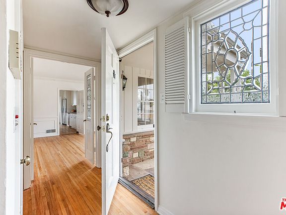 2nd image of 1001 25th St