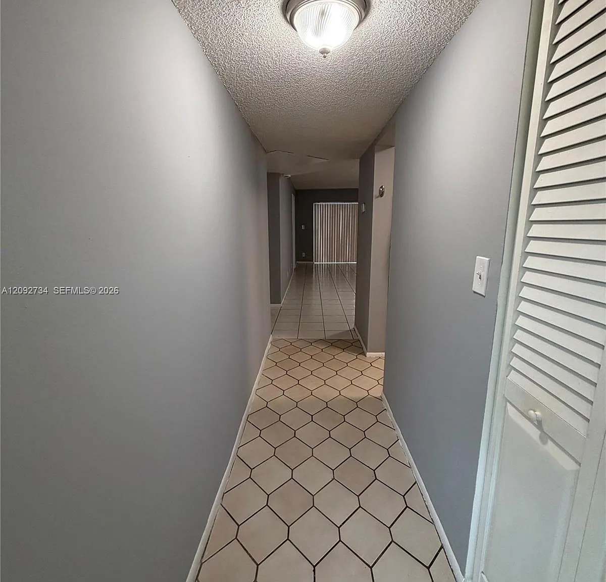 7801 Colony Cir S — Photo 3