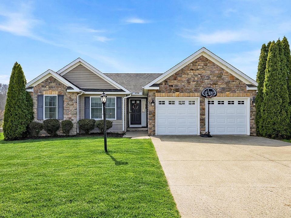 1st image of 403 Oakmont Ct