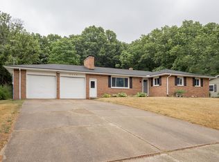 6826 Springbrook Ln, Kalamazoo, MI 49004