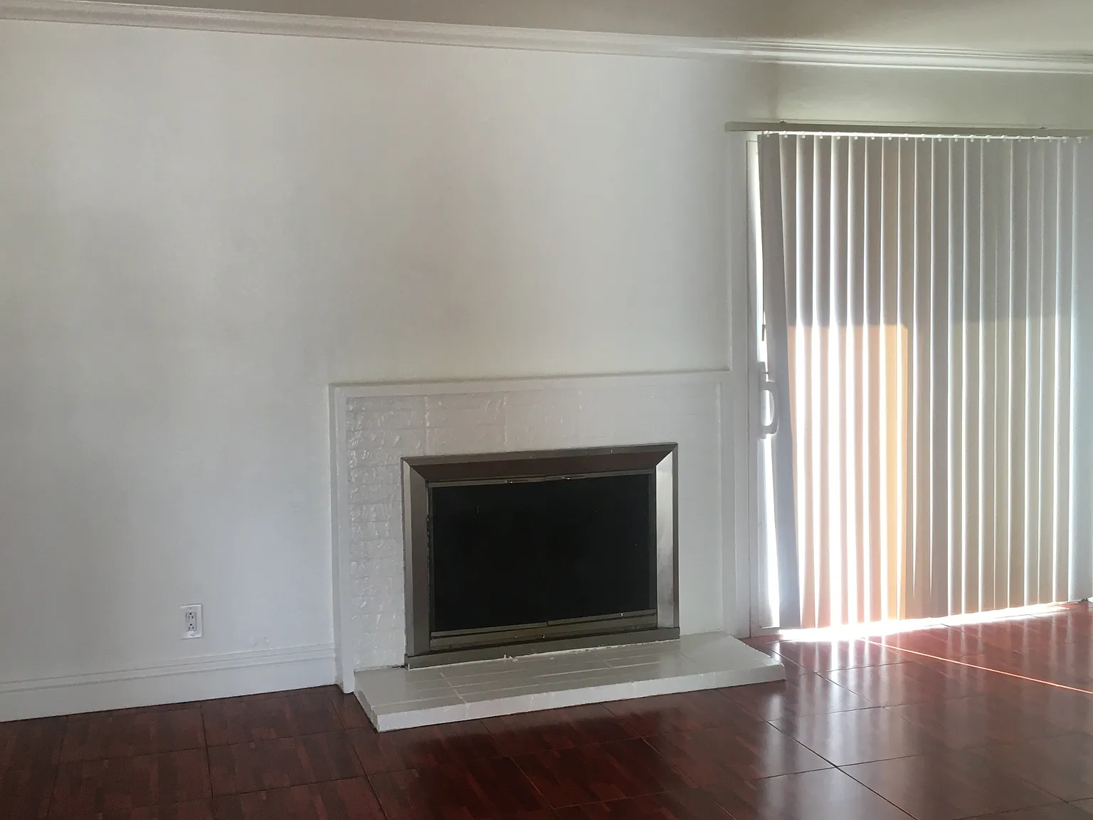 3 bed, 1012 sqft, $2,650 — Photo 3