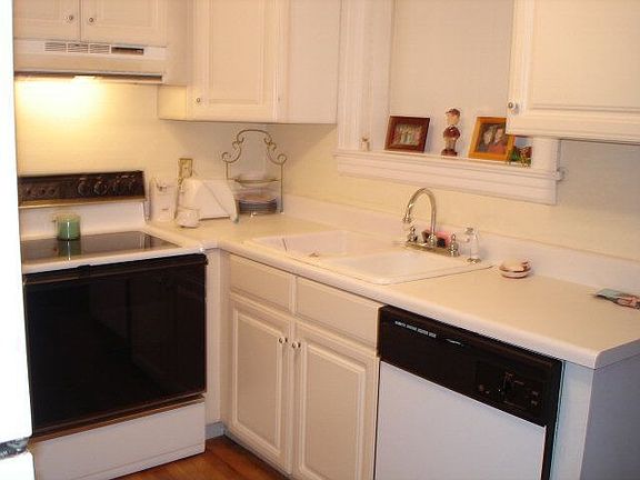 4th image of 720 Circle Ct