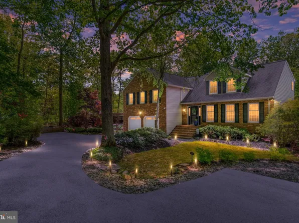 305 Charles Hall Dr, Millersville, MD 21108