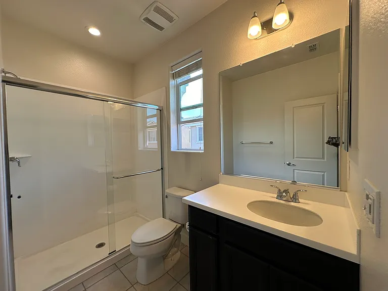 530 E Isidoro Ave — Photo 5
