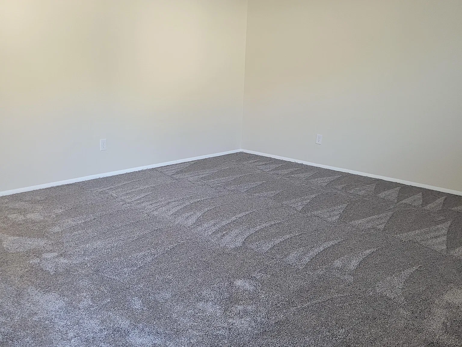 2 bed, 1.5 bath, 1100 sqft, $800 — Photo 1