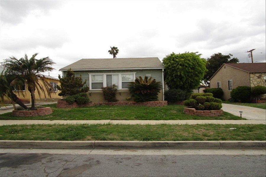 1st image of 1429 W 110th Pl