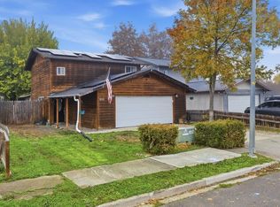 650 Sarah Ln, Eagle Pt, OR 97524