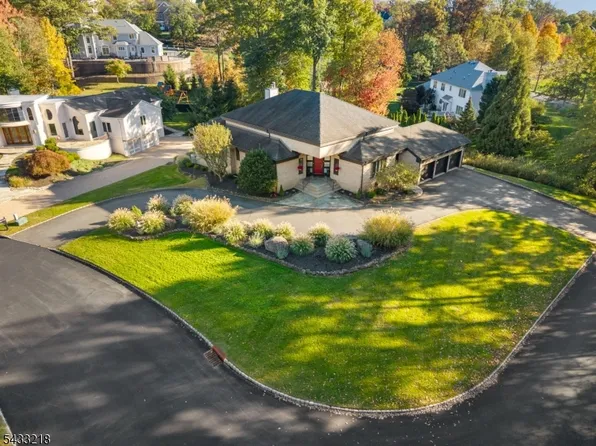 1 Timber Rock Court, Cedar Grove Twp., NJ 07009