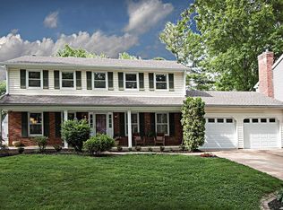 15759 Carriage Hill Dr, Chesterfield, MO 63017
