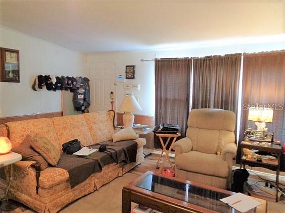 3rd image of 3817 Autumn Palm Dr