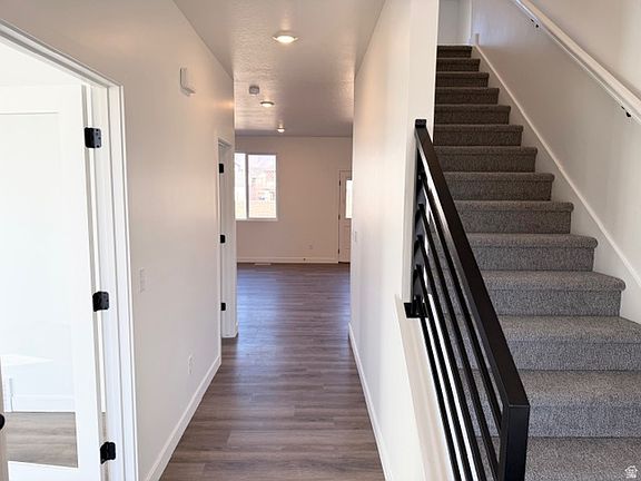 2nd image of 708 N Plainsman Dr