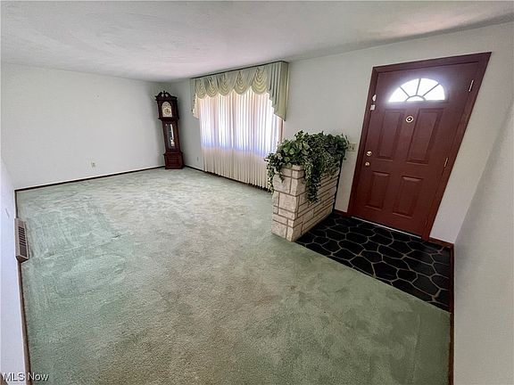 5th image of 5267 Glenoak Dr NE