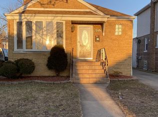 5721 S Sayre Ave, Chicago, IL 60638