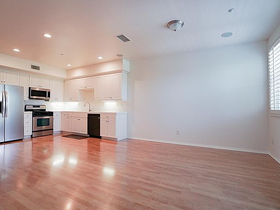 2nd image of 309 Blue Sky Dr