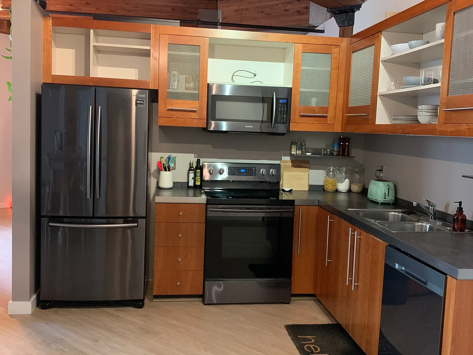 Studio, 705 sqft, $1,895 — Photo 4