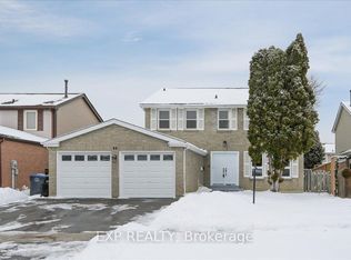 44 Newcastle Cres, Brampton, ON L6S3Y8