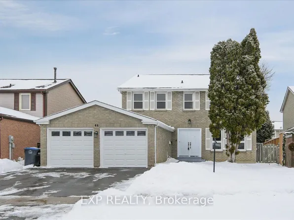 44 Newcastle Cres, Brampton, ON L6S 3Y8