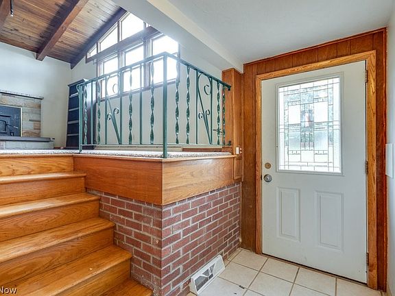 3rd image of 3721 N Sunnyfield Dr