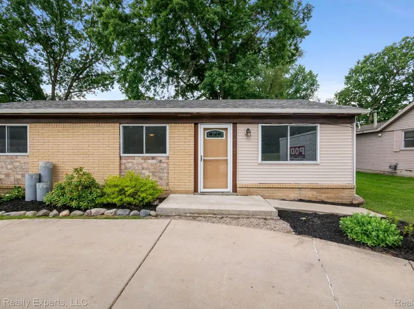 33515 Colfax Dr, Farmington Hills, MI 48335