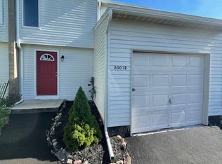 8001B Marlin Dr, Clay, NY 13041