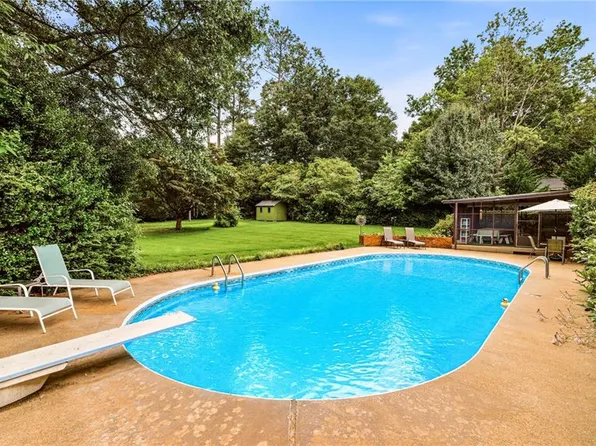 1833 Poinsettia Dr, Marietta, GA 30062