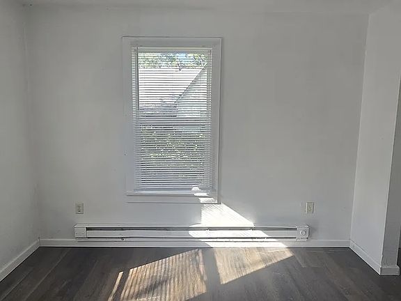 5th image of 1910 N Benton Ave