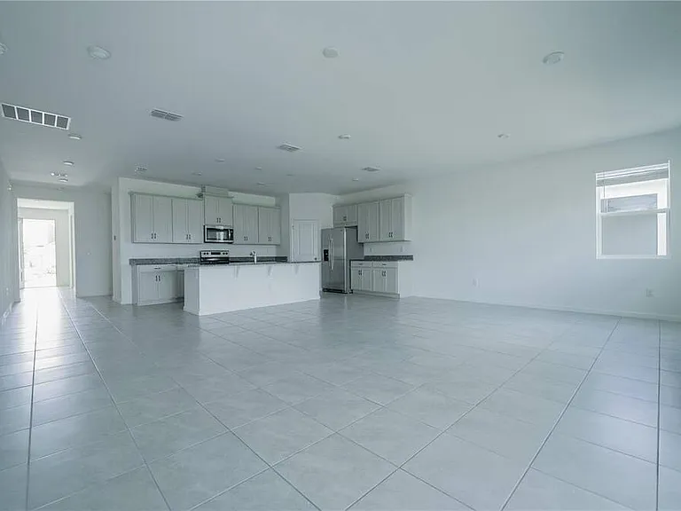 1194 Boardwalk Pl — Photo 2
