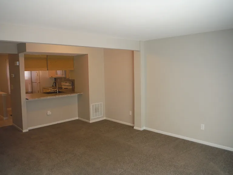 9616 Vinca Cir #A — Photo 7
