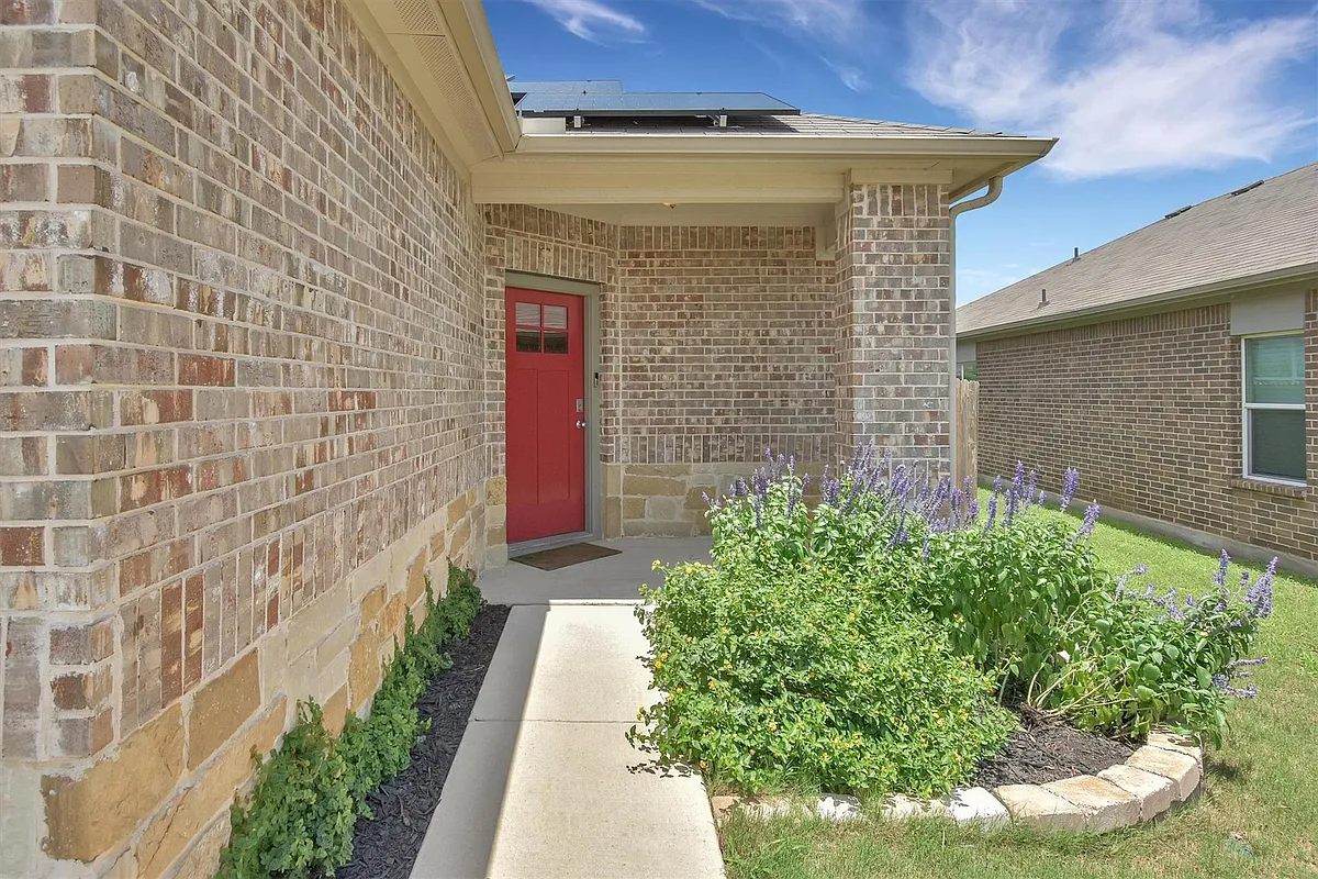 Building Photo - 324 Shiner Ln