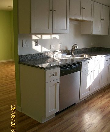 2nd image of 408 Marion St #408
