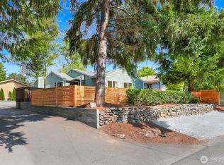 3830 NE 123rd St, Seattle, WA 98125