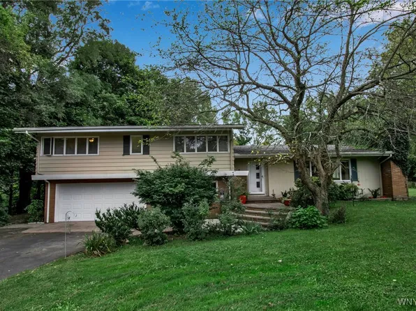 310 E Oak Orchard St, Medina, NY 14103
