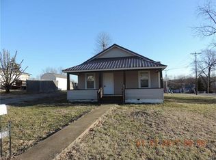 100 Donald St, Park Hills, MO 63601