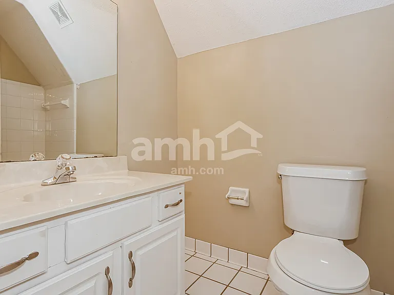 5005 Bristol Woods — Photo 17