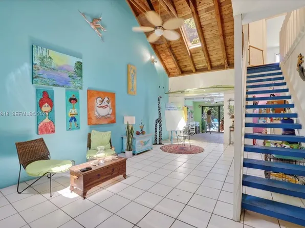 177 NE 6th Ct, Dania Beach, FL 33004