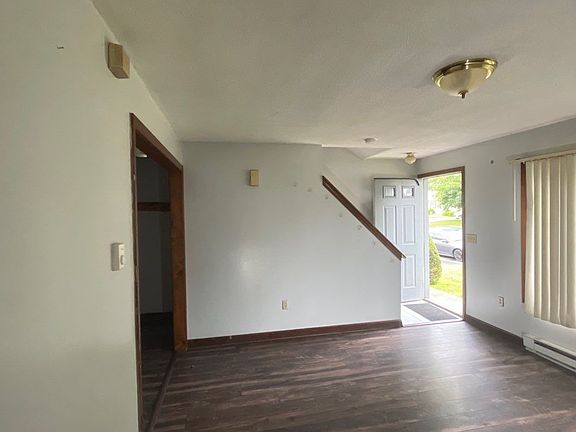 2nd image of 46 Biddle St
