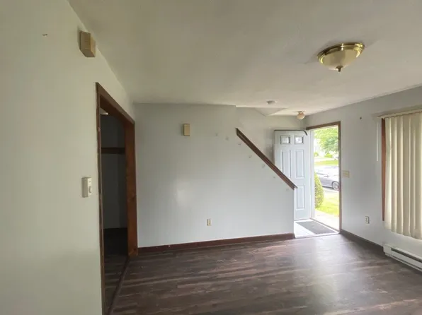 46 Biddle St, Springfield, MA 01129