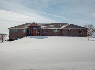 8650 N Stone Farm Rd, Edgerton, WI 53534