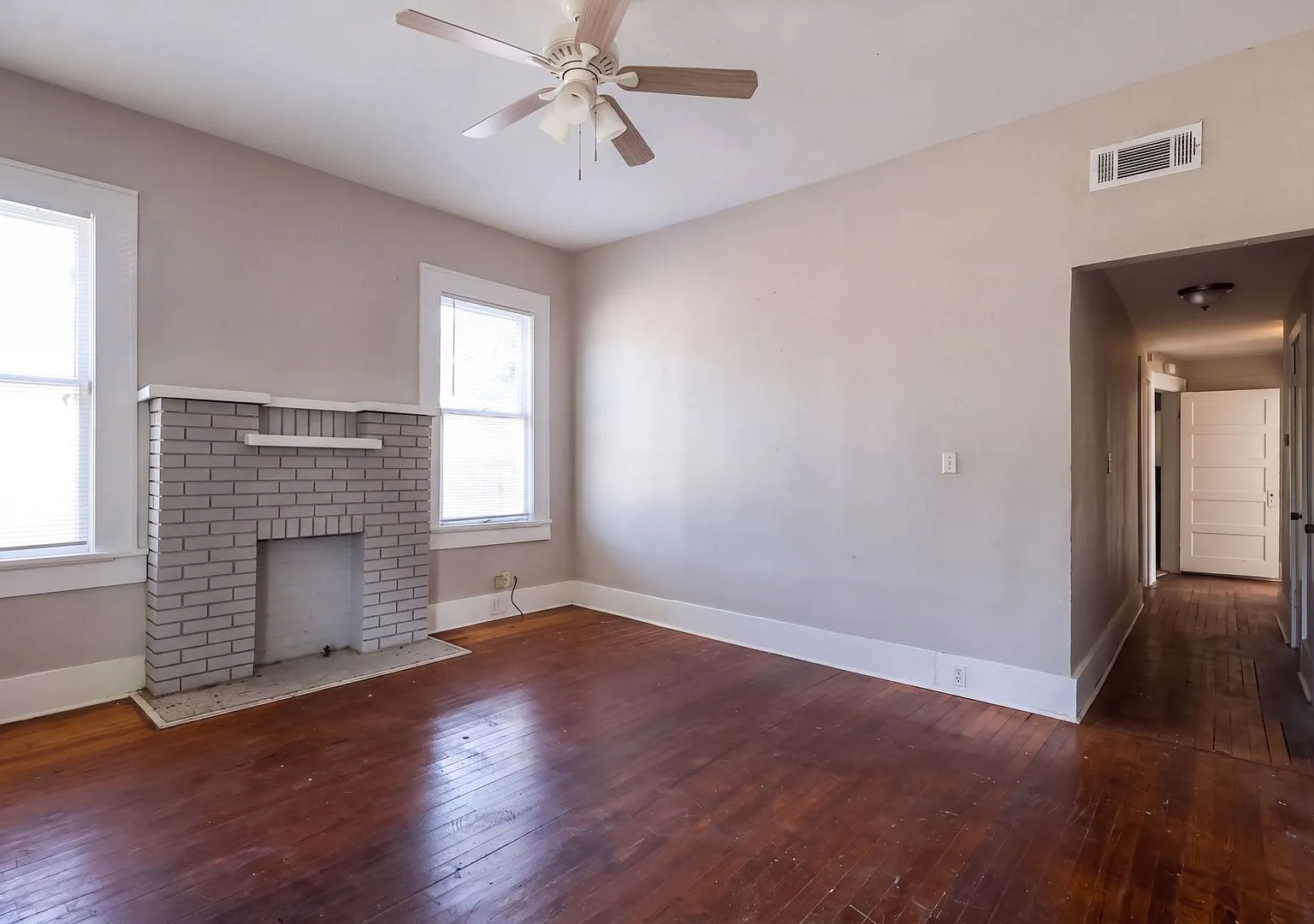 Highland 3 Bedroom / 1 Bath — Photo 3