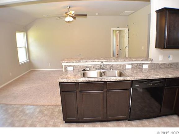 4th image of 1325 Panther Ln