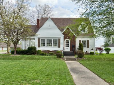 109 E Delaware Ave, Casey, IL, 62420