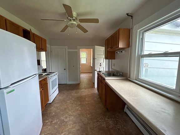 5th image of 5851 S Elm Ave