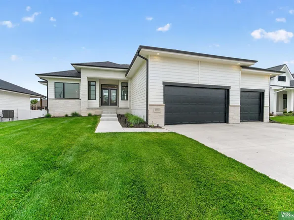 20982 Polk St, Elkhorn, NE 68022