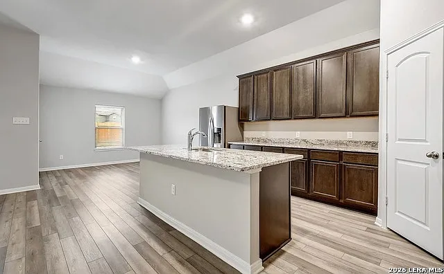 4 bed, 2.0 bath, 1843 sqft, $2,199 — Photo 4