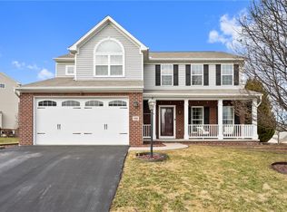 113 Village Cir, Oakdale, PA 15071