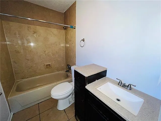 1308 Cambridge Dr — Photo 10