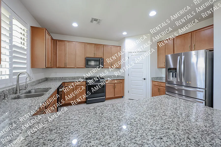 13487 N 174th Ave