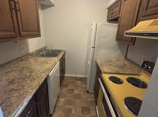 209 S Kimberlin St APT 8, Troy, IL 62294