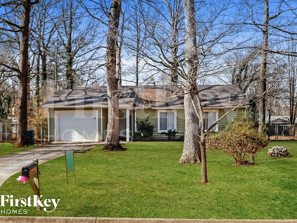 1st image of 361 Hemlock Dr