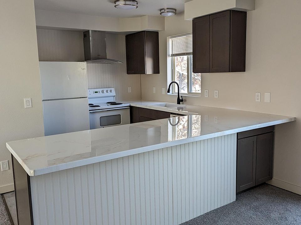 kitchen and eat in bar area